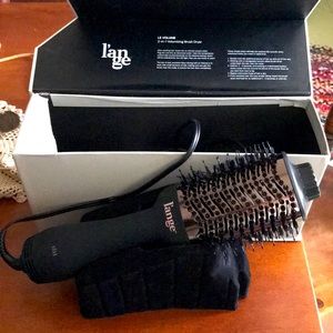 Lange volumizing brush hair dryer